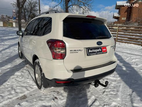 Subaru Forester 2015 белый - фото 8