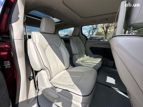 Chrysler Pacifica 2017 красный - фото 145