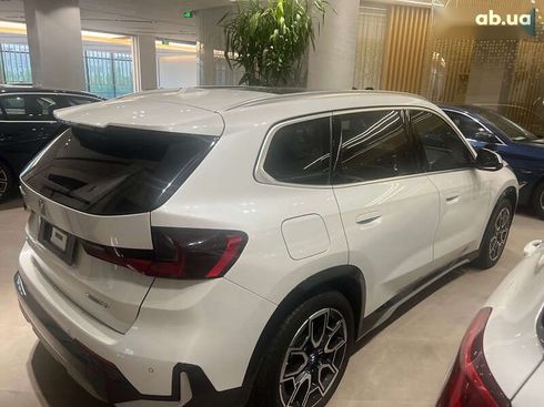 BMW iX1 2023 - фото 9