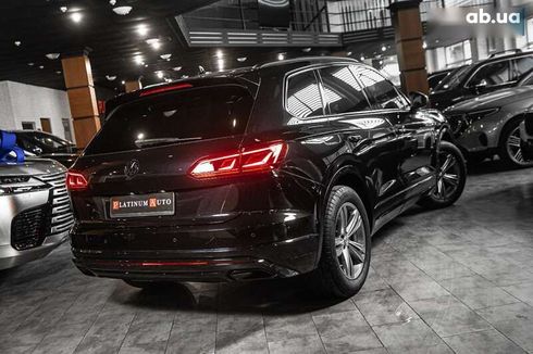 Volkswagen Touareg 2019 - фото 16