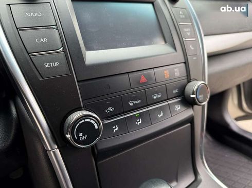 Toyota Camry 2016 - фото 8