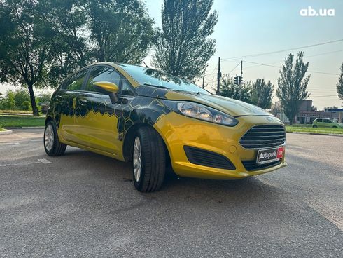 Ford Fiesta 2014 желтый - фото 10