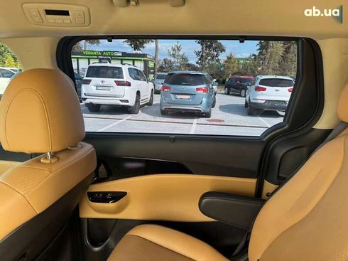 Kia Carnival 2021 - фото 29
