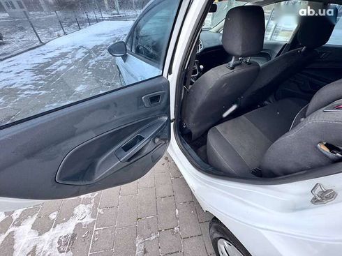 Ford Fiesta 2011 - фото 30