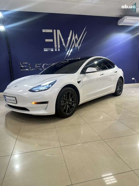 Tesla Model 3 2022 - фото 12