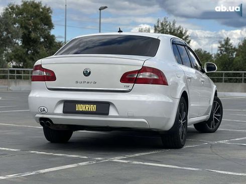 Skoda Superb 2010 - фото 15