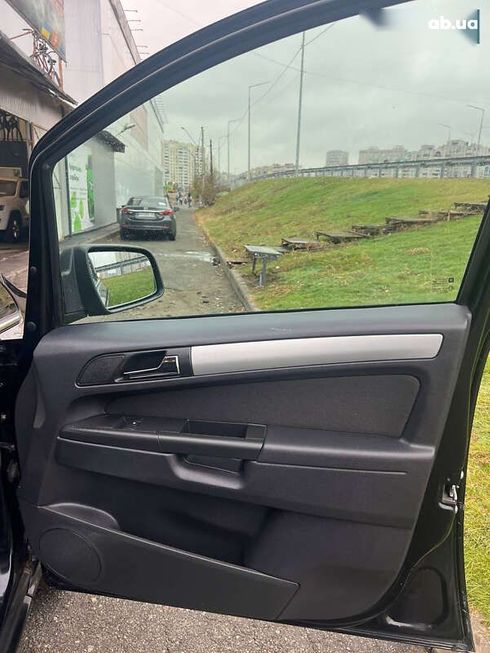 Opel Zafira 2012 - фото 18