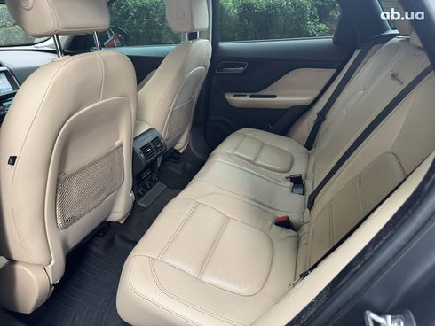Jaguar F-Pace 2016 красный - фото 18