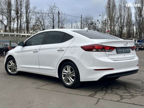 Hyundai Elantra 2016 белый - фото 7