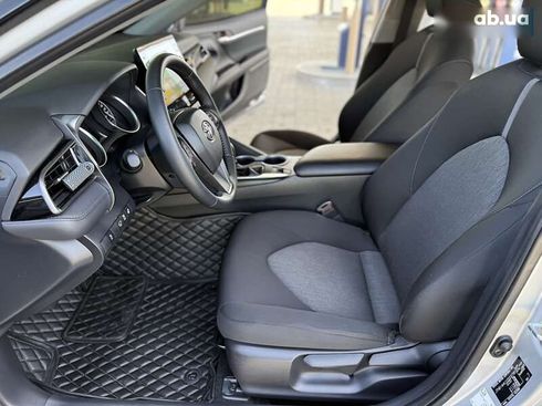 Toyota Camry 2022 - фото 21