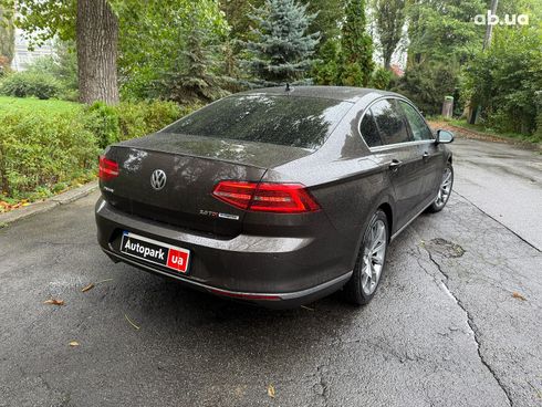 Volkswagen Passat 2015 коричневый - фото 47