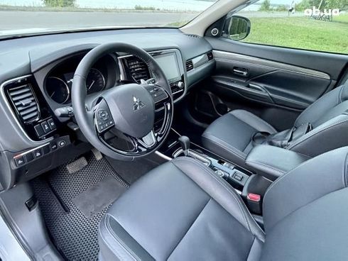 Mitsubishi Outlander 2020 - фото 20