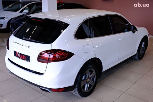 Porsche Cayenne 2012 белый - фото 5