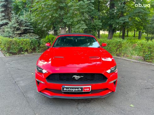 Ford Mustang 2019 красный - фото 4