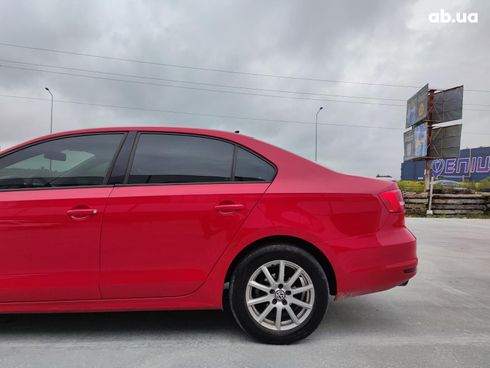 Volkswagen Jetta 2014 красный - фото 8