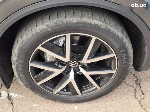 Volkswagen Touareg 2022 - фото 19