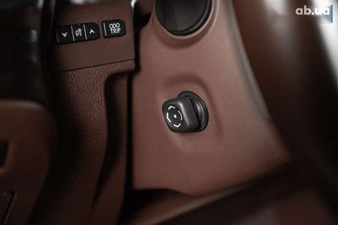 Lexus ES 2019 - фото 18