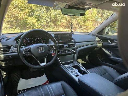 Honda Accord 2019 белый - фото 37