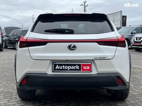 Lexus UX 2019 белый - фото 6