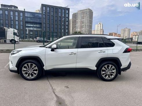 Toyota RAV4 2023 - фото 24