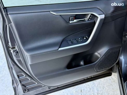 Toyota RAV4 2021 - фото 19