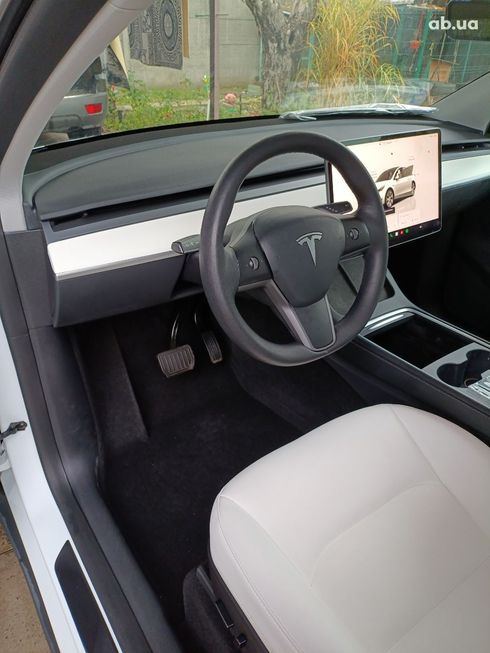 Tesla Model Y 2023 белый - фото 8