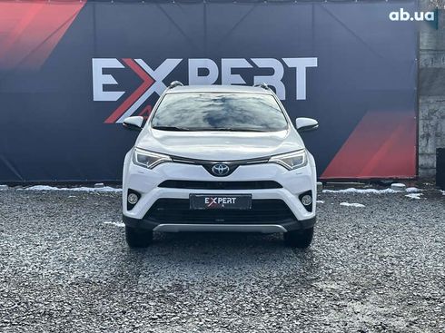 Toyota RAV4 2017 - фото 2