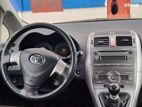 Toyota Auris 2007 серый - фото 5