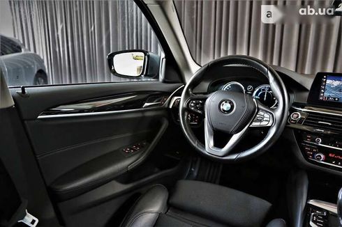 BMW 5 серия 2017 - фото 13
