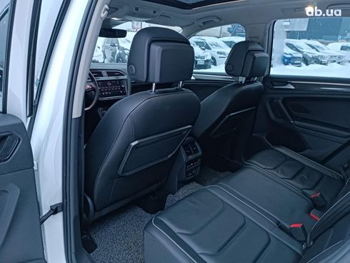 Volkswagen Tiguan 2018 белый - фото 37