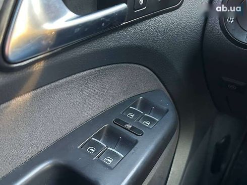 Volkswagen Touran 2012 - фото 16