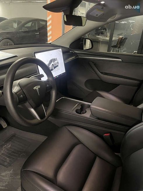 Tesla Model Y 2024 - фото 10