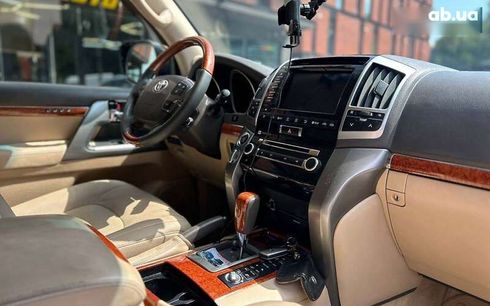 Toyota Land Cruiser 2012 - фото 12