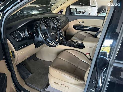 Kia Carnival 2017 - фото 22