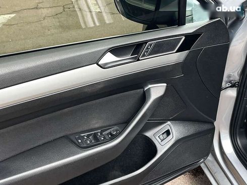 Volkswagen Passat 2017 - фото 16