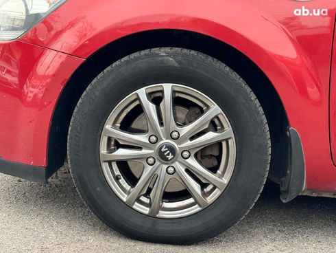 Kia Cee'd 2009 красный - фото 11