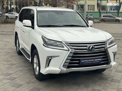 Lexus LX 2017 - фото 19