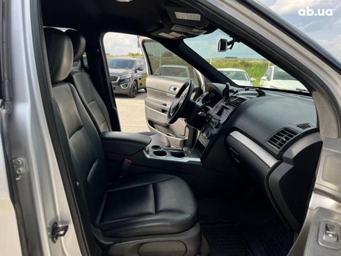 Ford Explorer 2017 серый - фото 22