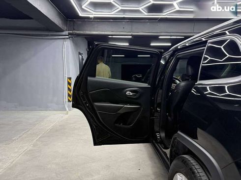 Jeep Cherokee 2018 - фото 15