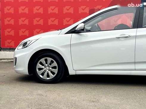 Hyundai Accent 2019 - фото 11