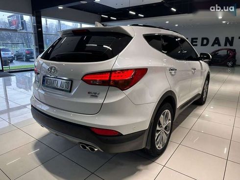 Hyundai Santa Fe 2015 - фото 4