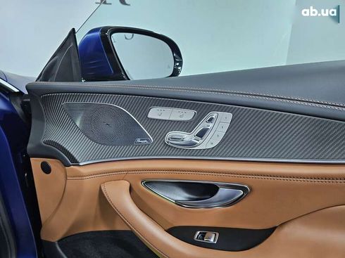 Mercedes-Benz AMG GT 4 2020 - фото 22