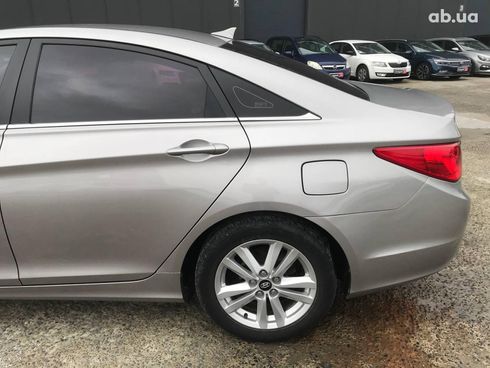Hyundai Sonata 2013 серый - фото 6