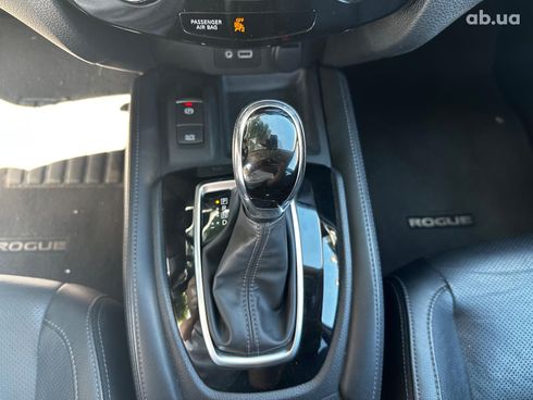Nissan Rogue 2018 белый - фото 16