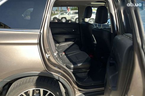 Mitsubishi Outlander 2015 - фото 12
