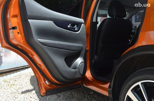 Nissan Rogue 2017 оранжевый - фото 10