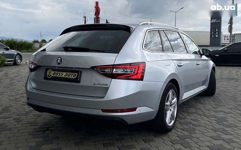 Skoda Superb 2018 - фото 7