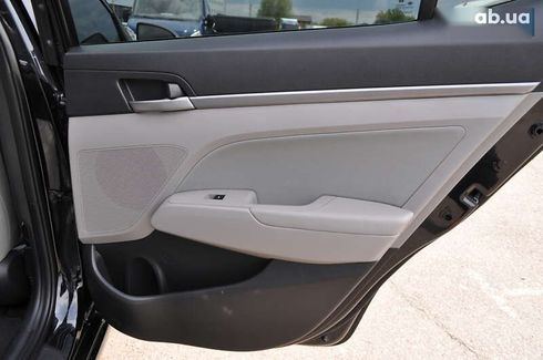 Hyundai Elantra 2017 - фото 28