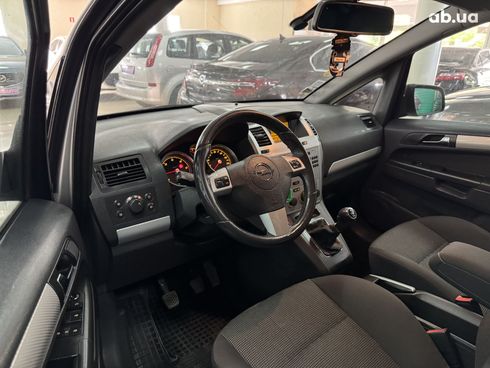 Opel Zafira 2010 серебристый - фото 10