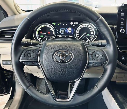 Toyota Camry 2021 - фото 25